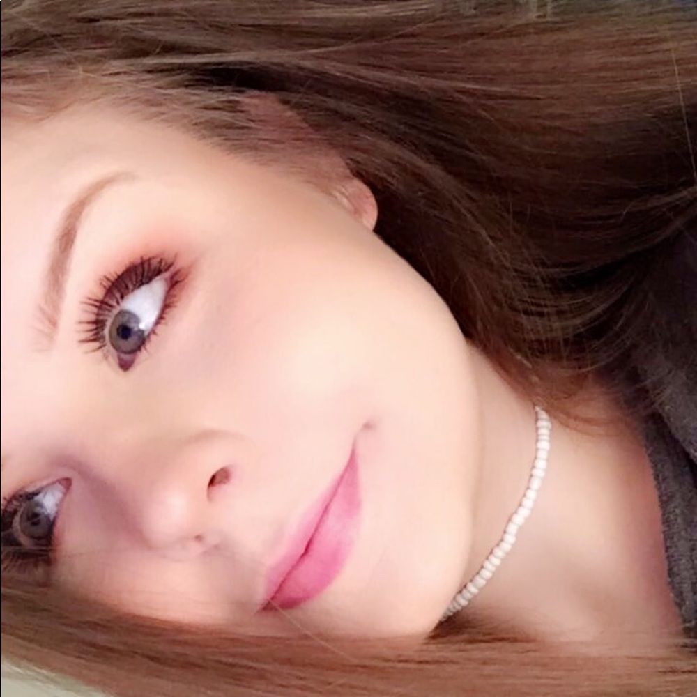 Meet your Posher, Holly